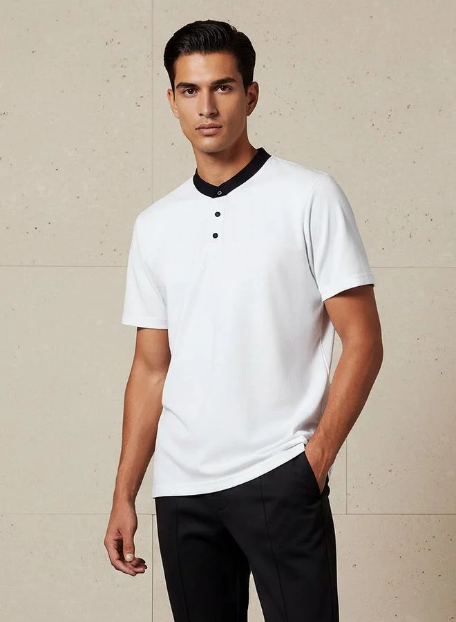 سبلاش فيڤ Men Regular Fit Henley Neck Short Sleeves T-shirt